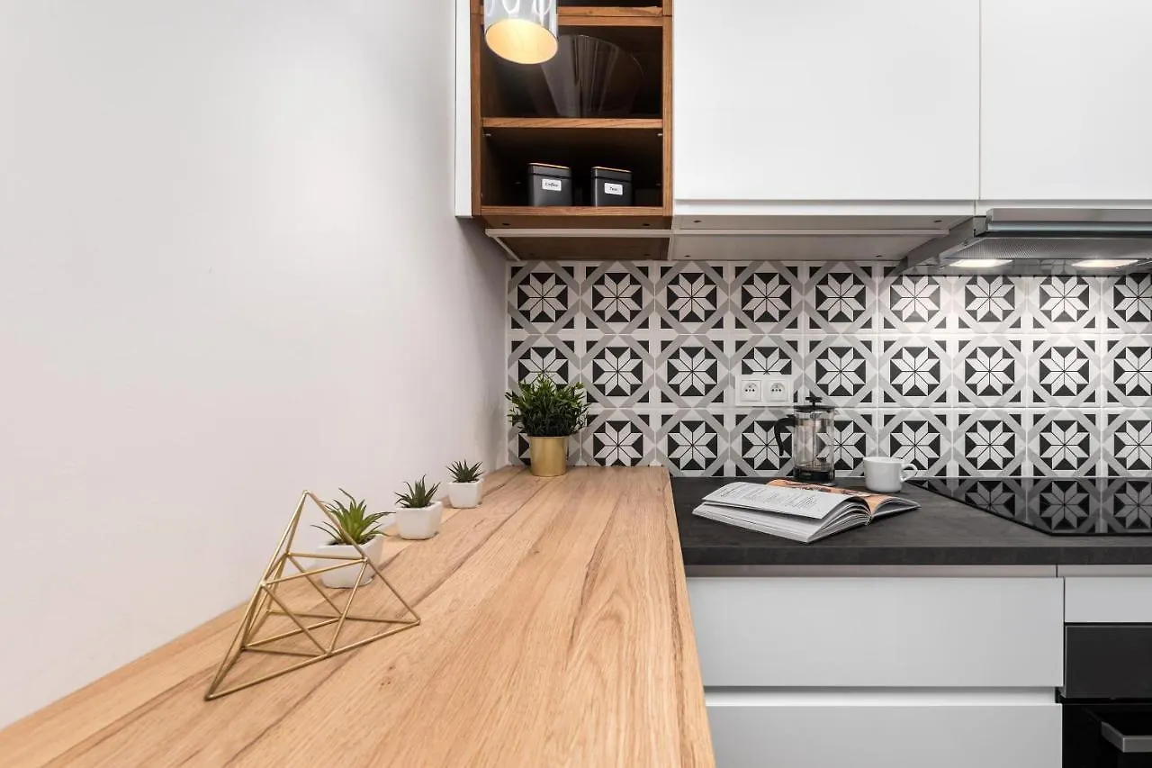 Palm Aparts Warsaw Apartment
