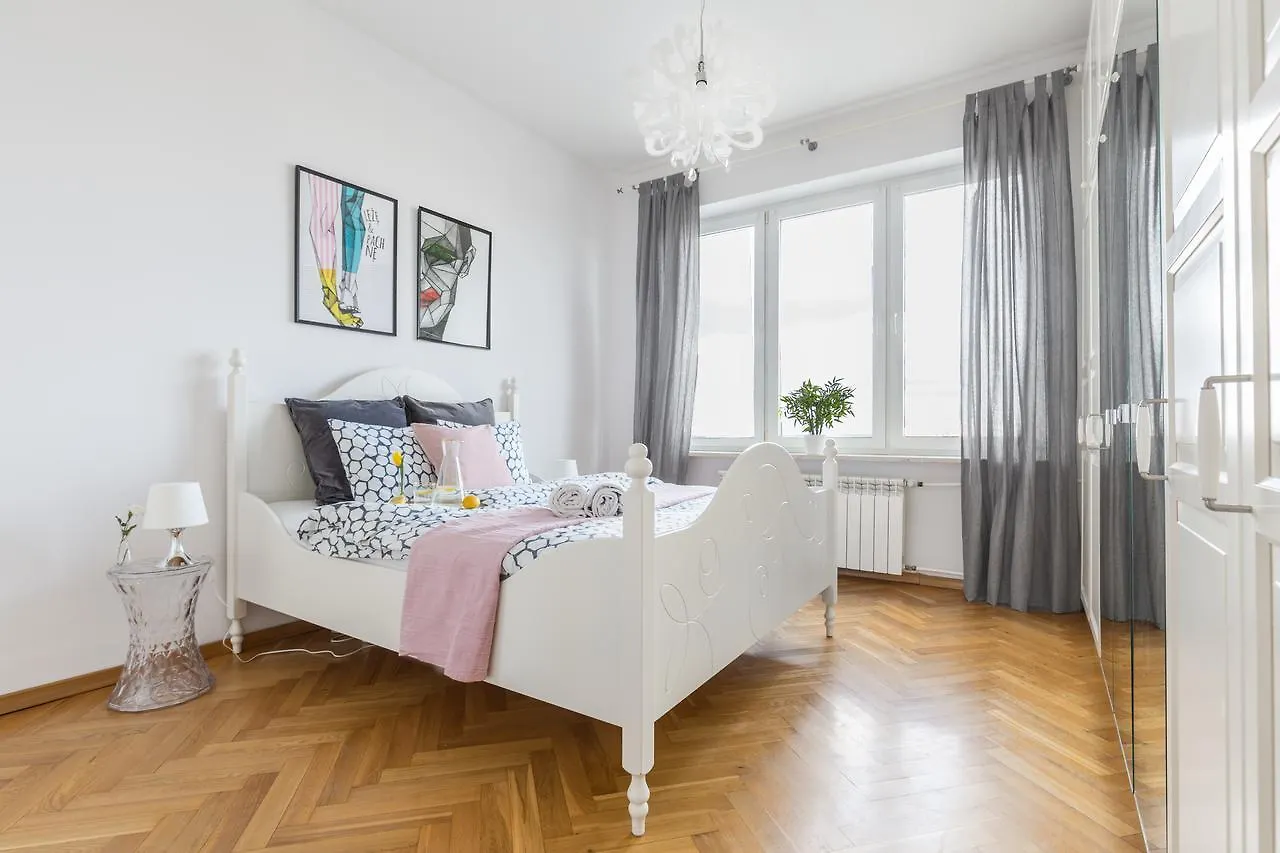 Palm Aparts Warsaw Apartment
