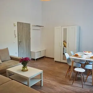  Apartment Palace Of Culture, Modern City Center Suite!